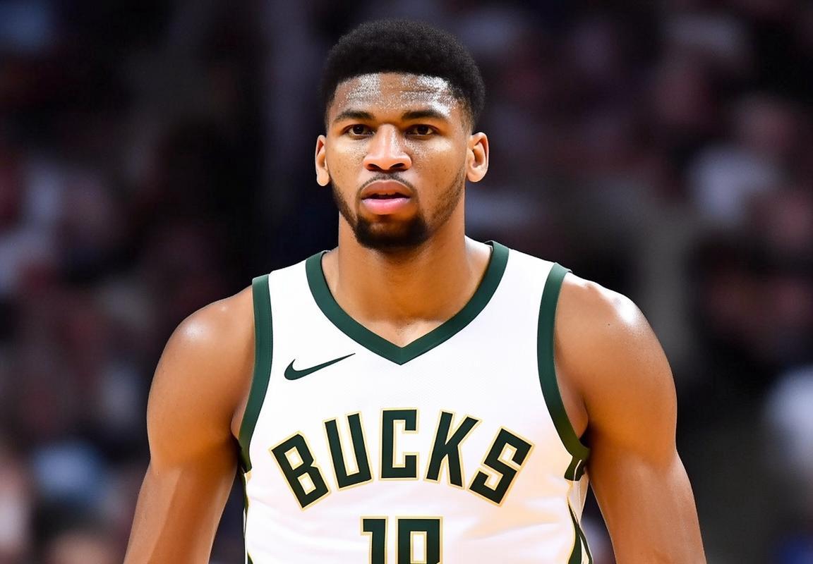 NBA：雄鹿计划送走字母哥，两队争夺杜兰特，多队有意惠特莫尔